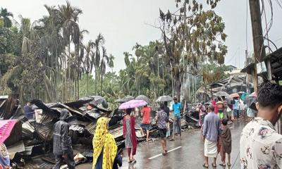 পিরোজপুরে অগ্নিকাণ্ডে ২১ দোকান পুড়ে ছাই