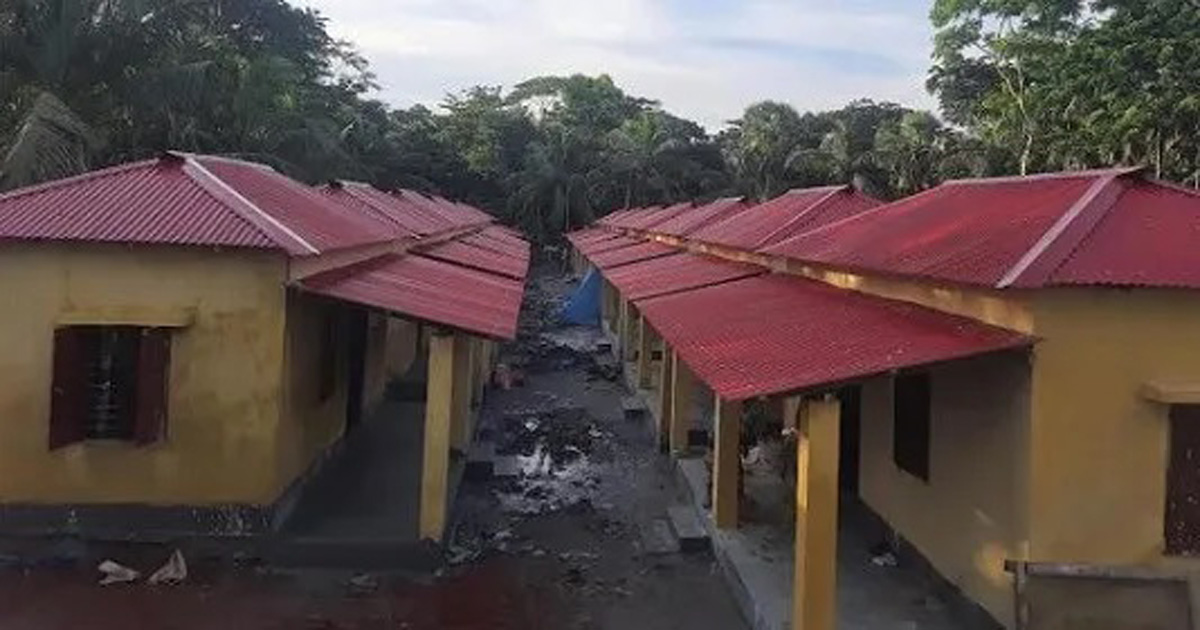 কর্মসংস্থানের অভাবে প্রধানমন্ত্রীর দেয়া ঘর ছেড়ে গেলেন ১৭ পরিবার