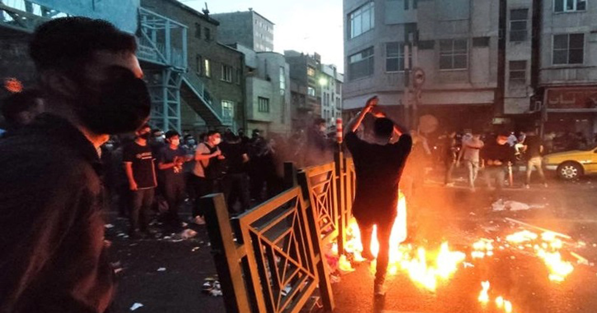 ইরানে নারীসহ ৩৫ বিক্ষোভকারী নিহত, গ্রেফতার ৭ শতাধিক