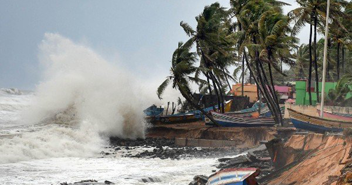 ঘূর্ণিঝড়ে লন্ডভন্ড হতে পারে উপকূল