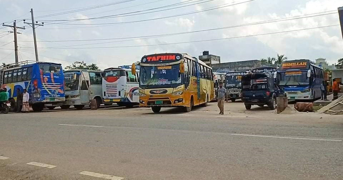 বরগুনায় অনিদিষ্টকালের জন্য বাস চলাচল বন্ধ
