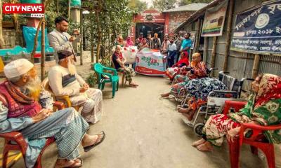 বৃদ্ধাশ্রমের মা-বাবারা পেলেন শীতের উষ্ণ উপহার