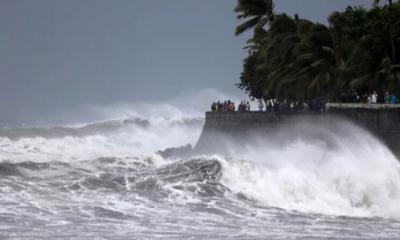 দুর্যোগ তদারকি করছেন প্রধানমন্ত্রী, হটলাইন চালু