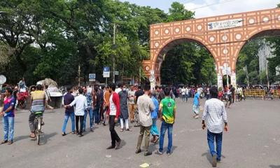 ১০-১২ জন বিএনপি সমর্থককে পুলিশে দিলো ঢাবি ছাত্রলীগ