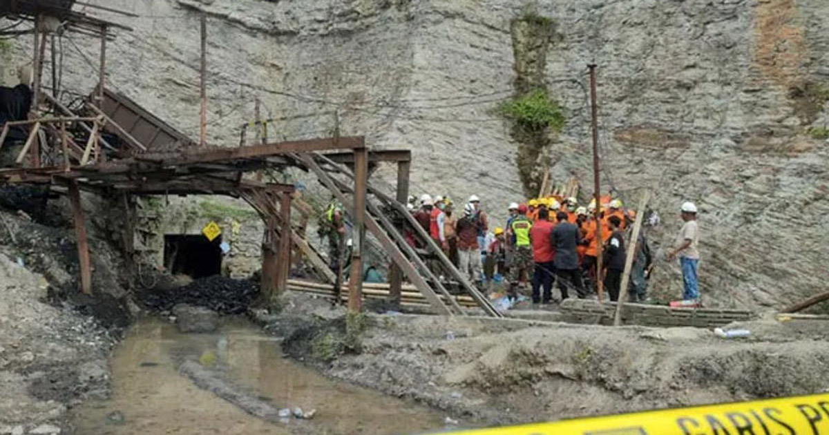 ইন্দোনেশিয়ায় কয়লার খনিতে বিস্ফোরণ, ১০ শ্রমিক নিহত