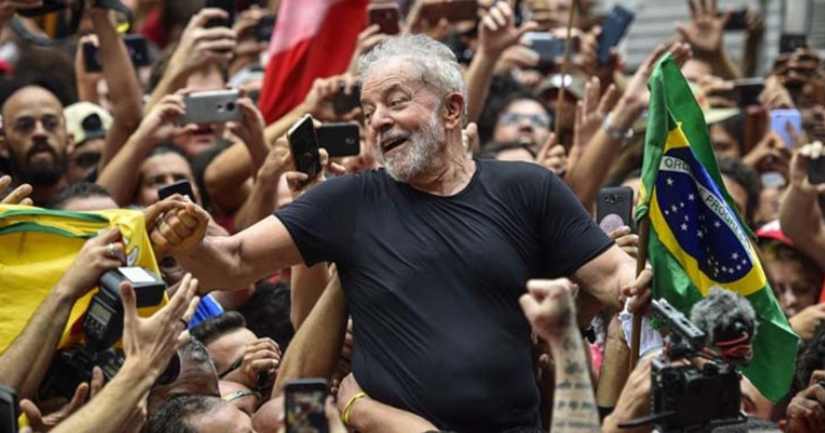 ব্রাজিলের নতুন প্রেসিডেন্ট `লুলা দ্য সিলভা`