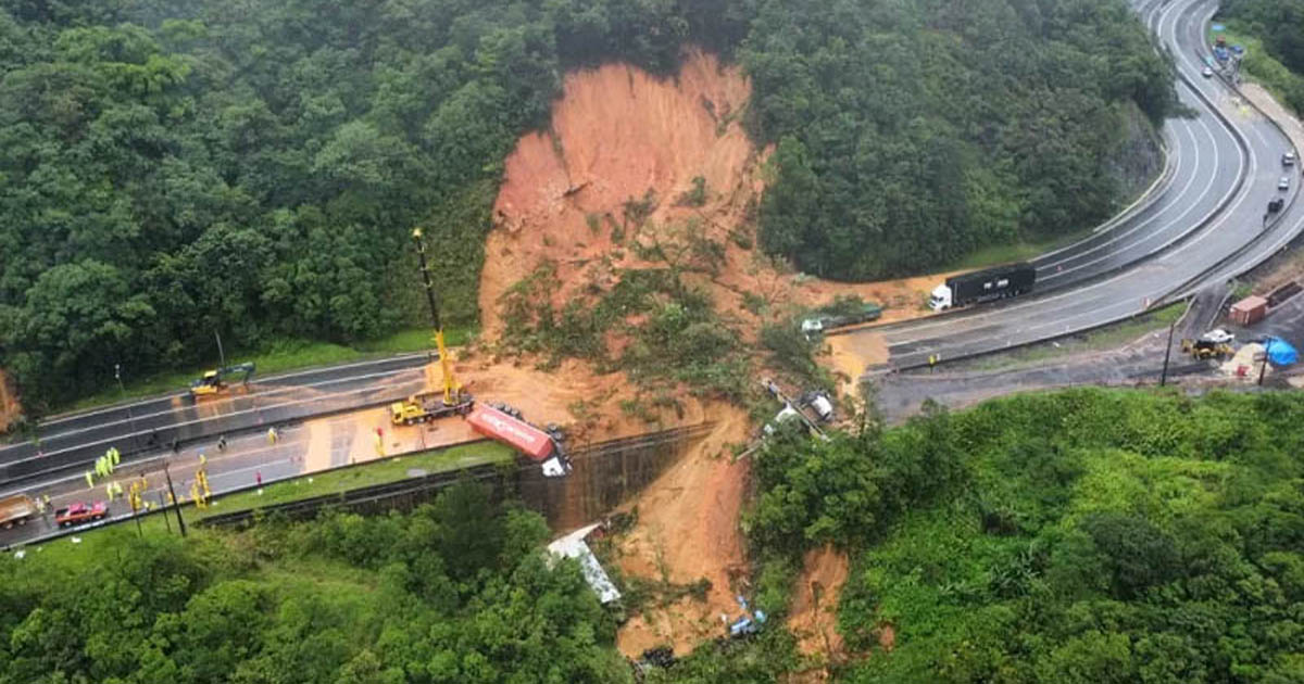 ব্রাজিলের মটোরওয়েতে ভূমিধসে নিহত ২