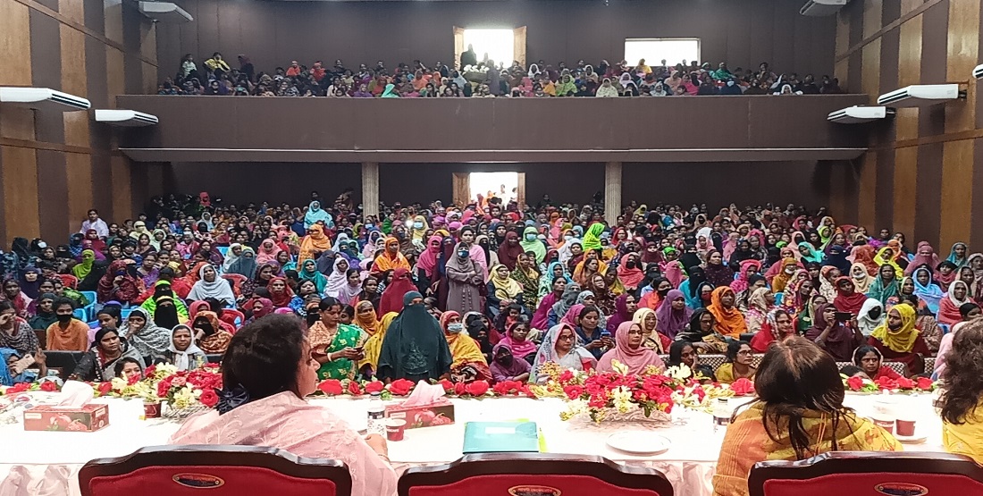 ‘বিএনপি-জামায়াতের নারী কর্মীরা ধর্মের  নামে ঘরে ঘরে গিয়ে ধর্মের অপব্যাখ্যা করে’