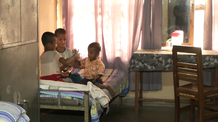 সৌদিতে মায়ের মৃত্যুতে আশ্রয়হীন ৩ শিশু