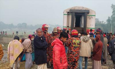 চিলাহাটিতে মিতালী এক্সপ্রেসের সঙ্গে রূপসা ট্রেনের সংঘর্ষ