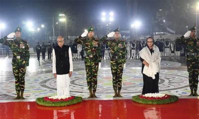 ভাষাশহীদদের প্রতি রাষ্ট্রপতি-প্রধানমন্ত্রীর বিনম্র শ্রদ্ধা