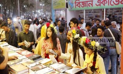 বইমেলায় প্রথম দিন বিক্রি কম হলেও মানুষের ভিড় ছিল বেশি