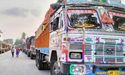 বেনাপোল দিয়ে এলো টিসিবির ৩৮০০ মেট্রিক টন মসুরের ডাল