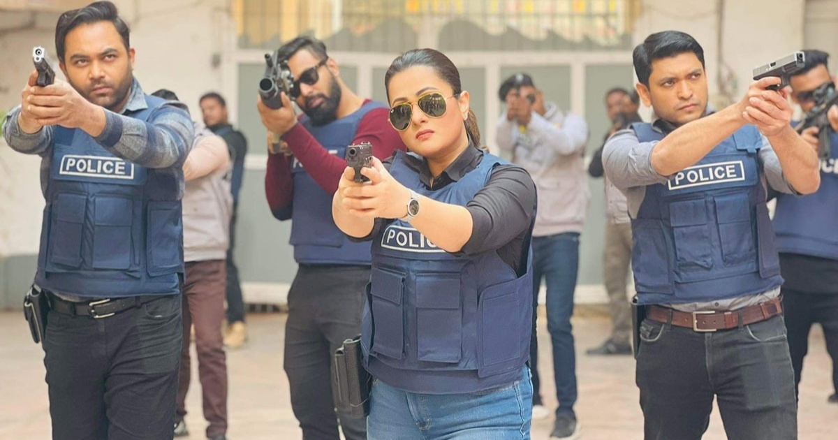 অমির ‘হোটেল রিলাক্স’-এ পূর্ণিমা