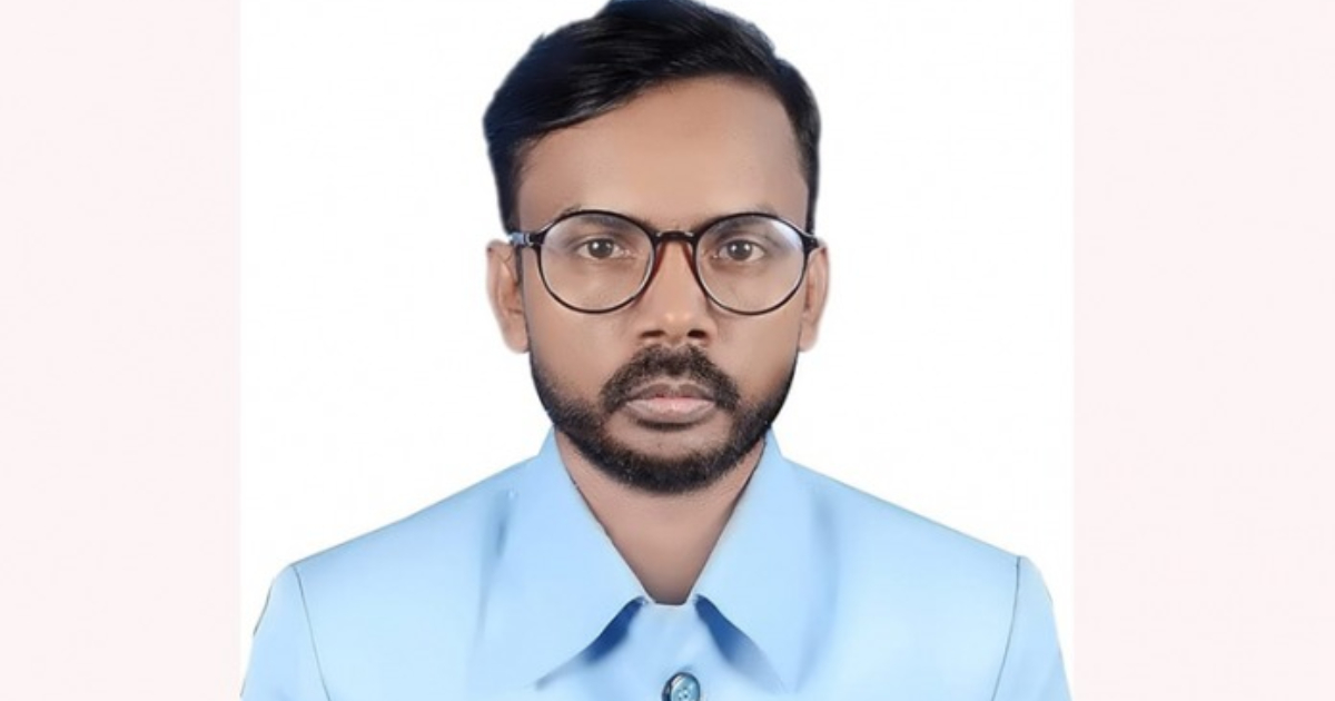 বগুড়ার দুটি আসনে মনোনয়নপত্র জমা দিলেন হিরো আলম