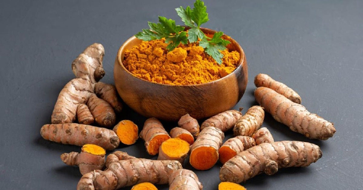 শীতে হলুদ খাওয়ার ৩টি বিশেষ উপকার, না জানলে জেনেনিন