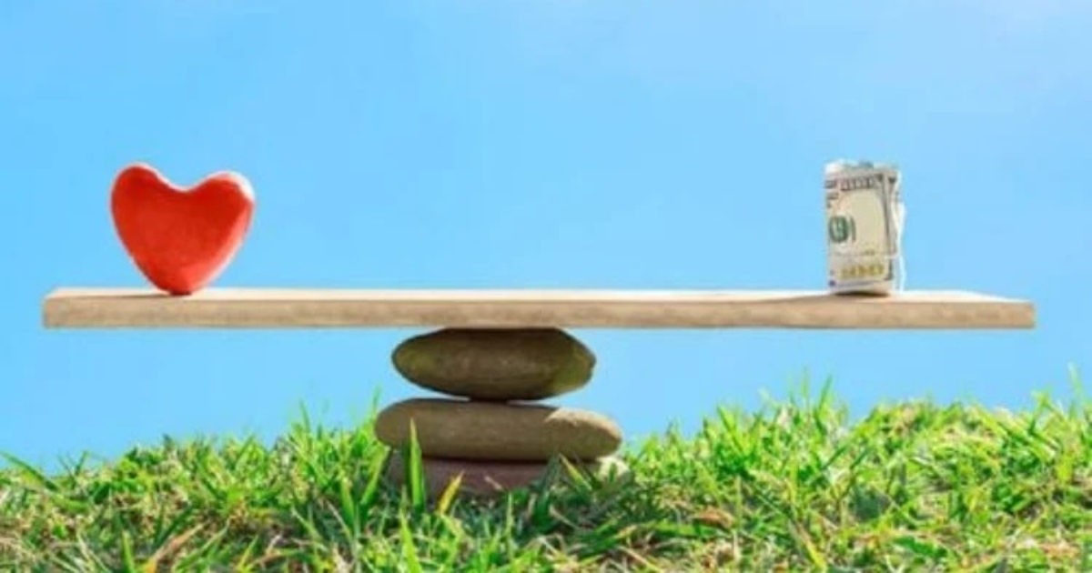 টাকা বনাম ভালোবাসা, জানেন কি কোনটি বেশি চায় মানুষ