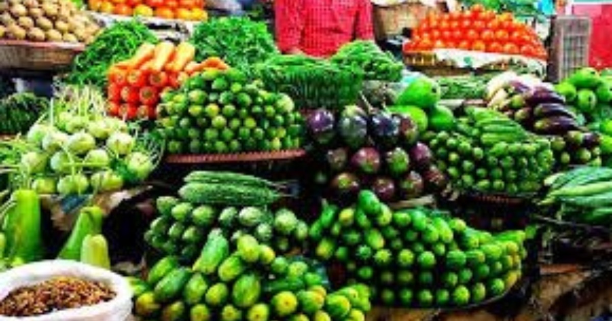 টমেটো পাইকারিতে ১২ টাকা, ঢাকার খুচরা বাজারে ৫০