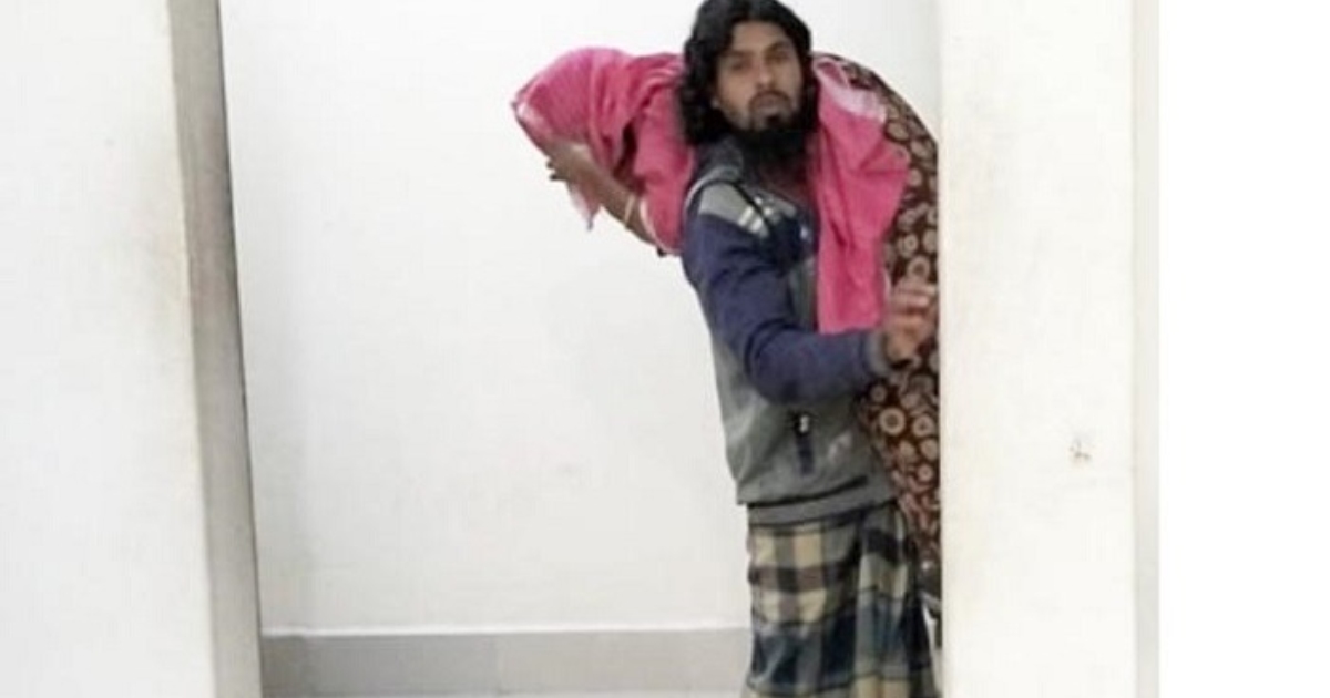 স্ত্রীকে বেদম মারধর করে কাঁধে নিয়ে হাসপাতালে স্বামী