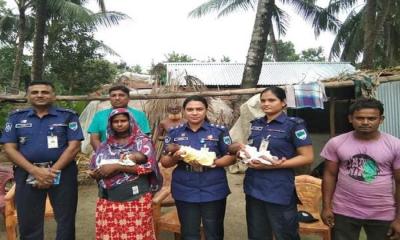 একসঙ্গে জন্ম নেওয়া চার নবজাতকের পরিবারকে খাদ্য ও শুভেচ্ছা সামগ্রী প্রদান