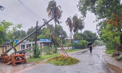 দুপুরের পর বাংলাদেশের ভূখণ্ড ত্যাগ করে আসাম অঞ্চলে যাবে