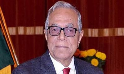 এয়ারপোর্টের বাইরে সাড়ে তিনঘণ্টা অপেক্ষা শেষে গোপনে দেশ ত্যাগ করলেন সাবেক রাষ্ট্রপতি আবদুল হামিদ