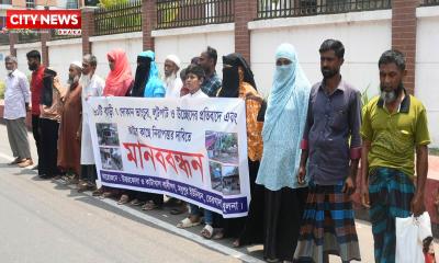 তেরখাদায় ৬০টি বাড়ি ও দোকান ভাংচুর লুটপাটের প্রতিবাদে খুলনায় মানববন্ধন