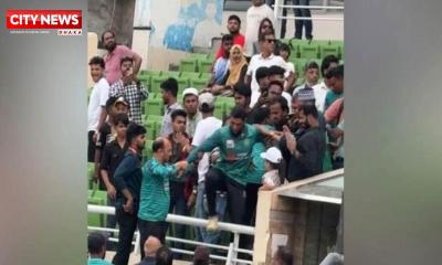 হারের পর দর্শক পেটাতে গ্যালারিতে মাহমুদউল্লাহ!