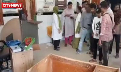 সাতক্ষীরায় সদর হাসপাতালে ভাঙচুর ও স্টাফ মারপিট
