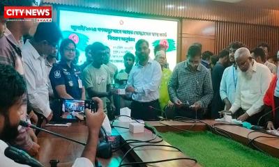 গাইবান্ধায় আহত জুলাই যোদ্ধাদের মাঝে স্বাস্থ্য কার্ড বিতরণ