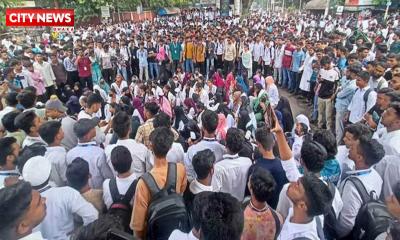 সাতরাস্তায় ৬ দফা দাবিতে সড়ক অবরোধ পলিটেকনিক শিক্ষার্থীদের