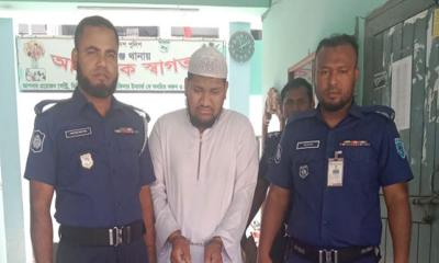 পঞ্চগড়ে মাদ্রাসার ঘুমন্ত ছাত্র শিক্ষার্থীকে ডেকে নিয়ে ধর্ষণ, শিক্ষক গ্রেপ্তার