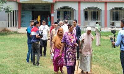 বেলা বাড়লেও ভোটার বাড়েনি বনানী মডেল স্কুল কেন্দ্রে