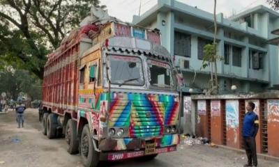 ১১ দিন বন্ধের পর আবারও ভারত থেকে পেঁয়াজ আমদানি শুরু