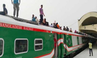 ঈদযাত্রার শেষদিনেও ট্রেনের শিডিউল বিপর্যয়