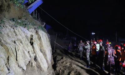 চট্টগ্রামে ভূমিধসের ঘটনায় উদ্ধার কাজে সেনাবাহিনী