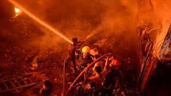 থানচি বাজারে অগ্নিকাণ্ডে পুড়ল ৪০টি দোকান ও বাড়ি