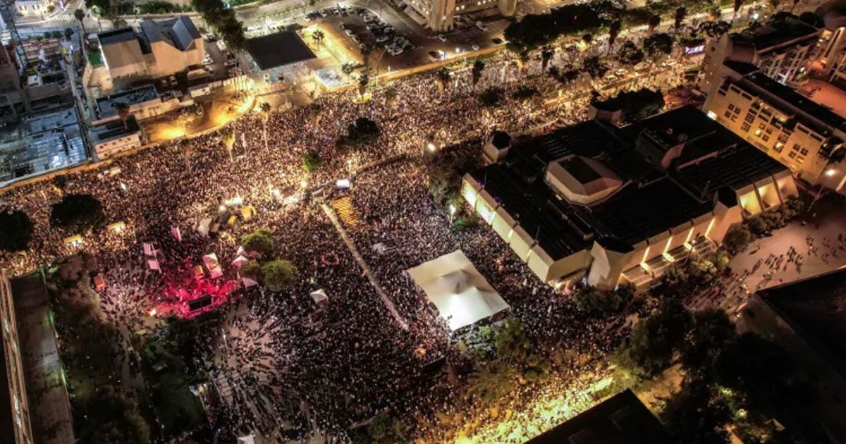 জিম্মিদের মুক্তির দাবিতে তেল আবিবে নজিরবিহীন বিক্ষোভ