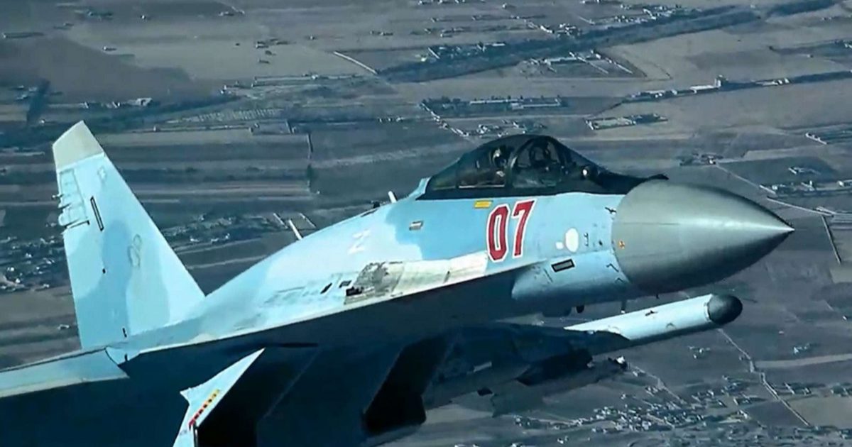 মাঝ আকাশে মার্কিন ড্রোনে ‘আগুনের ফুলকি’ ছুড়ল রুশ যুদ্ধবিমান