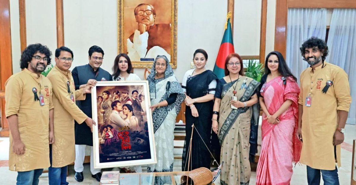 প্রধানমন্ত্রীর সঙ্গে সাক্ষাৎ করলেন ‘১৯৭১ সেইসব দিন’ সিনেমার প্রতিনিধিদল