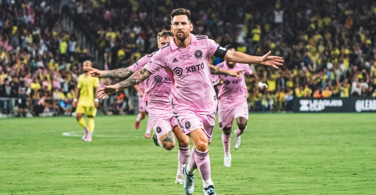 আমি খেলতে ভালোবাসি, অবসর নিয়ে ভাবছি না: মেসি