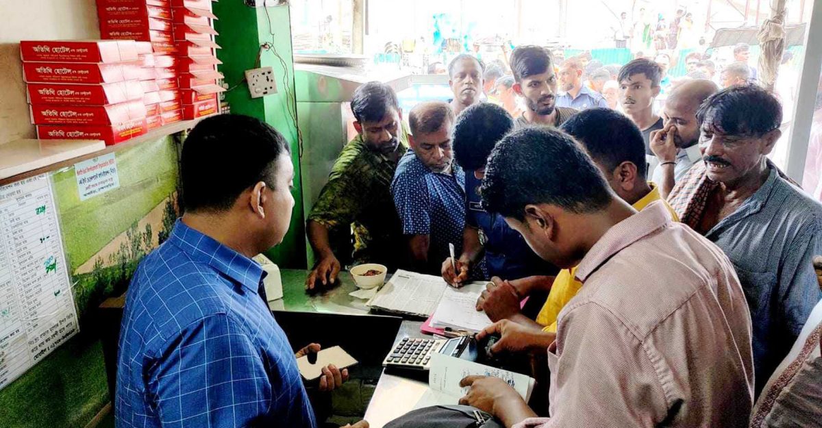 হোটেলের ফ্রিজে পচা মাংস-ইঁদুর!