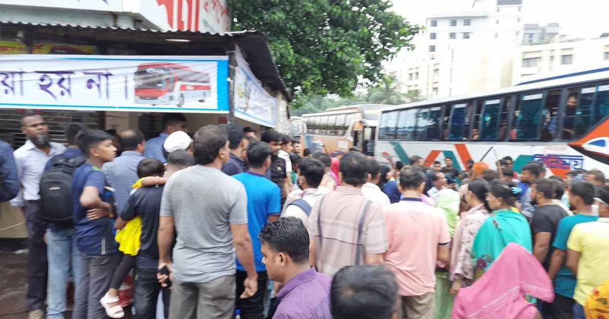 টিকিট চাওয়ায় এনা বাস কাউন্টারে যাত্রীদের মারধরের অভিযোগ