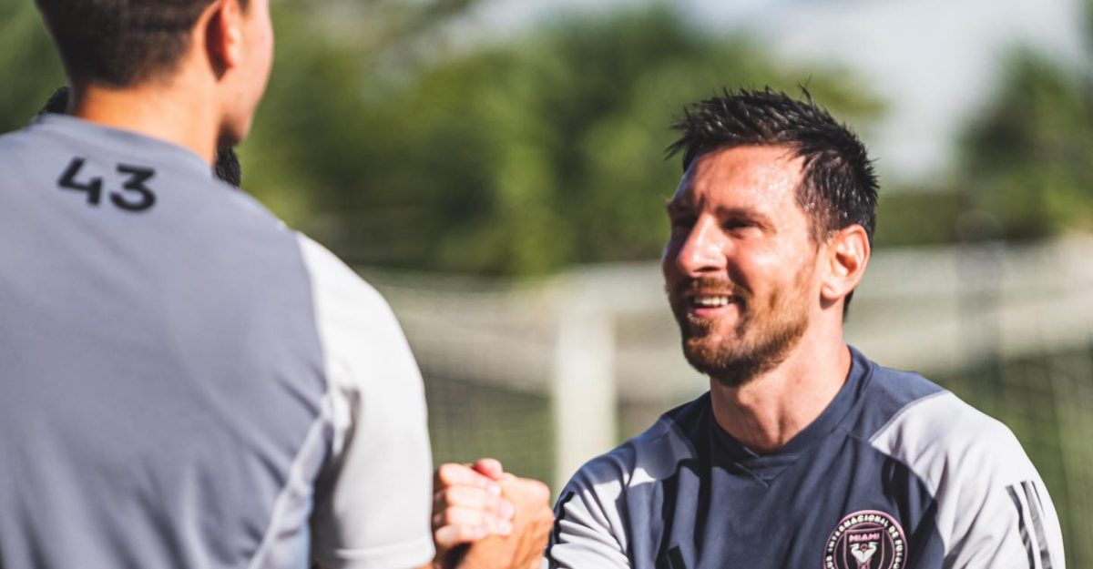 সতীর্থদের সঙ্গে মানিয়ে নিতে ইংরেজি শিখছেন লিওনেল মেসি