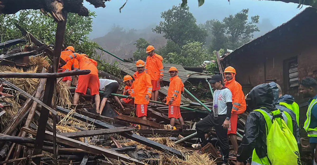 মহারাষ্ট্রে ভূমিধসে মৃতের সংখ্যা বেড়ে ২১