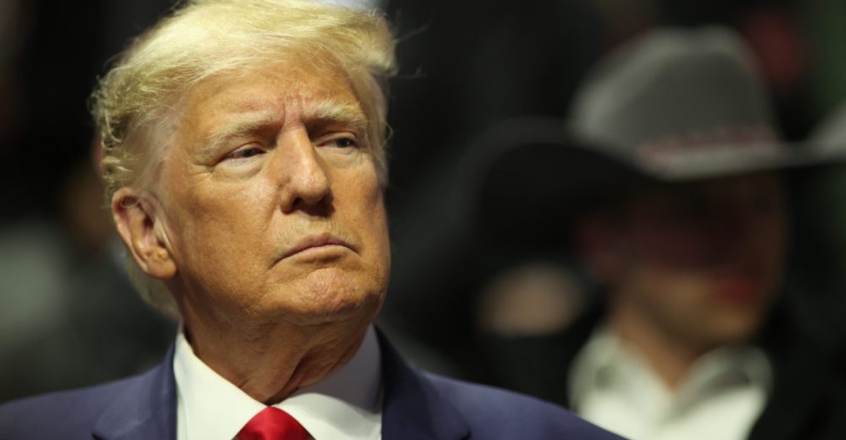 ৫৬১ বছর কারাদণ্ডের শঙ্কায় ট্রাম্প