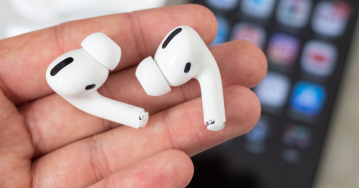 ভিটামিন ট্যাবলেট ভেবে স্বামীর এয়ারপড গিলে ফেললেন স্ত্রী