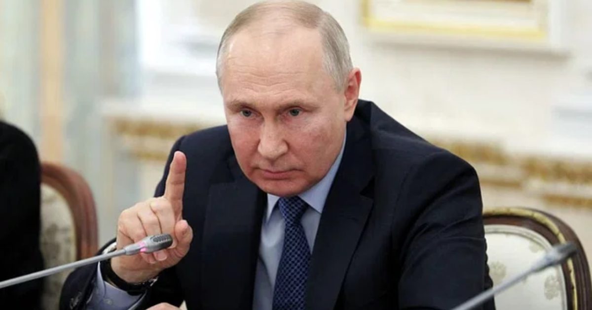 রাশিয়ায় পারমাণবিক হামলা হলে শত শত ক্ষেপণাস্ত্র ছোড়া হবে, হুমকি পুতিনের