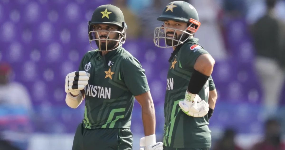 বিশ্বকাপে ৫ বলেই ওভার দিলেন আম্পায়ার