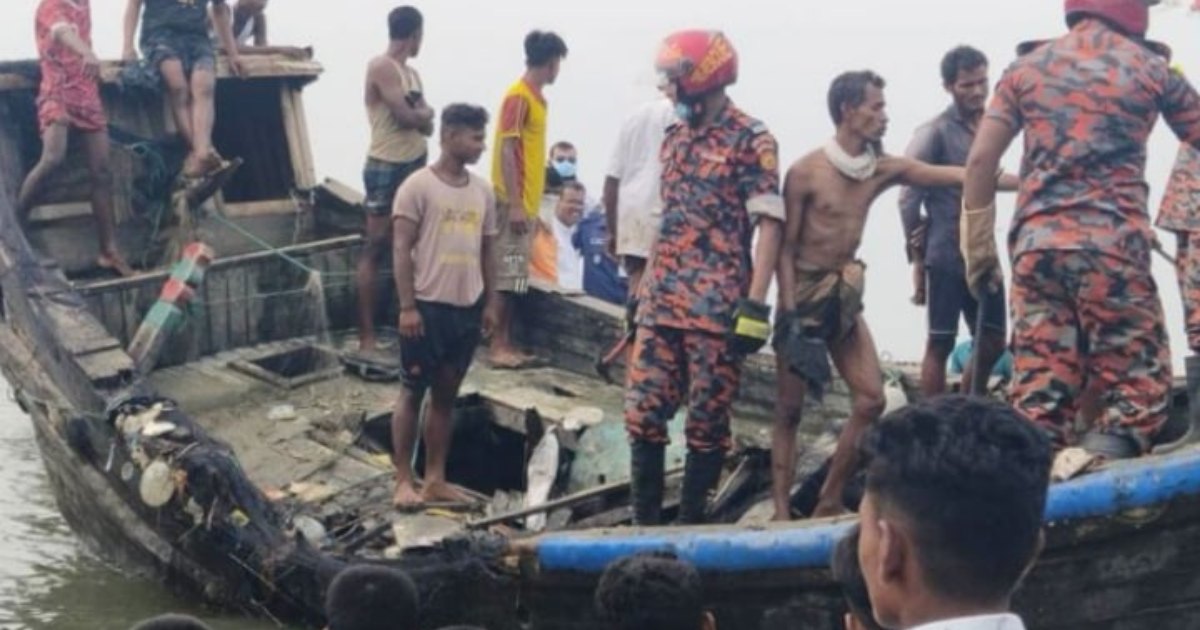 ভেসে আসা ট্রলারে থাকা ১০ লাশের ৬ লাশ হস্তান্তর